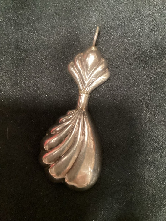 Unbranded Jewelry - Sterling Silver Sculpted Shell Pendant Necklace - Silver (tested)  Vtg